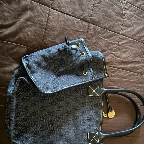 Dooney and Bourke tote - Picture 3 of 3